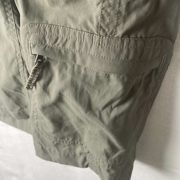 The north face bermuda shorts size 6 - Picture 4 of 9